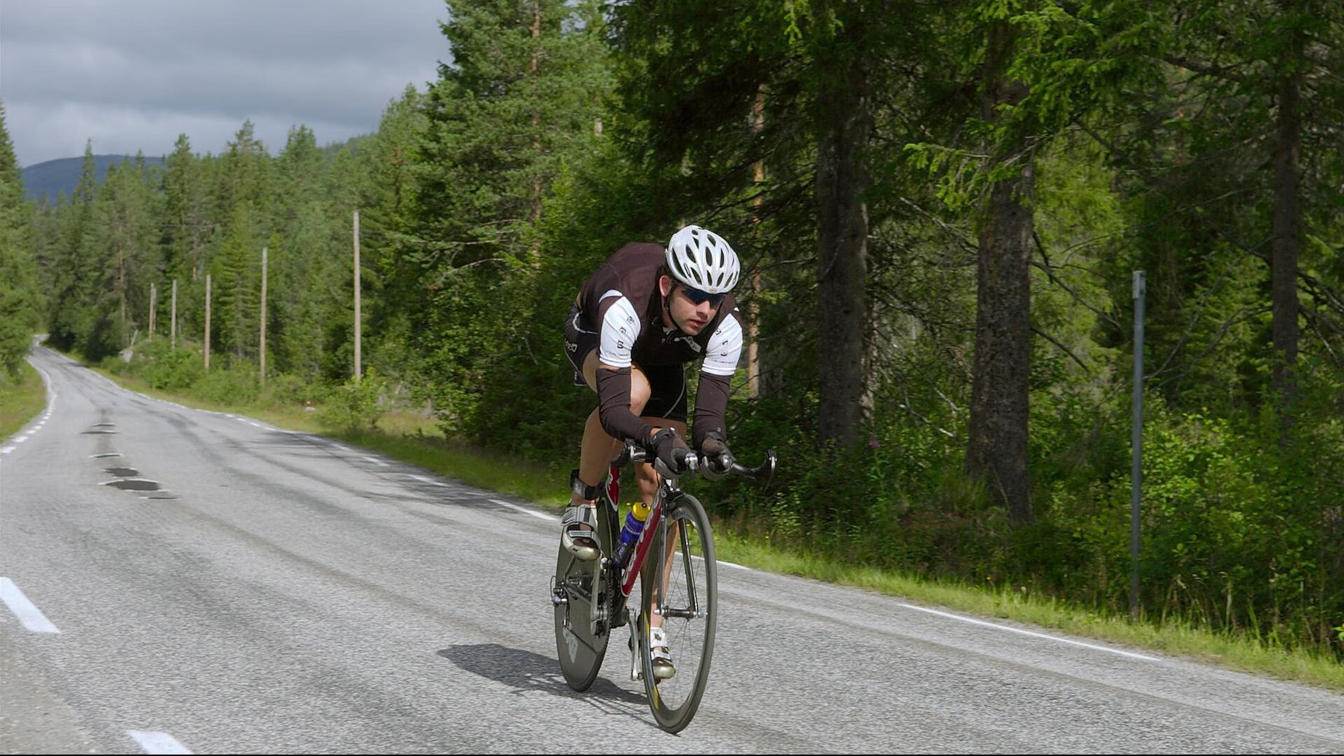 伊利亚·哈伦以速度征服赛道，伊利亚特中海伦